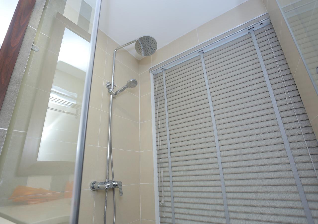 Arl Truc Bach No.1 Apartment Hanoi Luaran gambar
